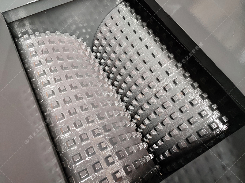 建筑垃圾處理為何首先選擇雙齒輥破碎機？這3個優勢太明顯！